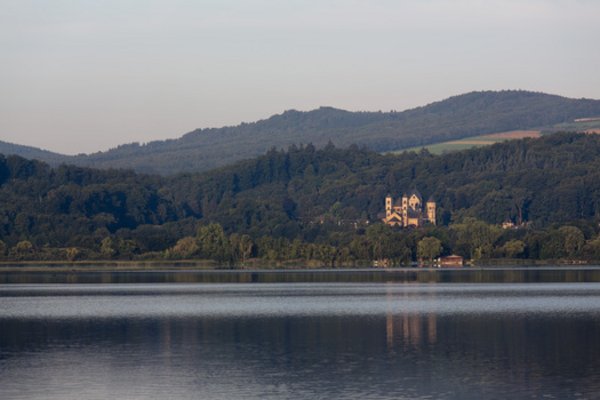 Florian Monheim, Blick von Nordosten über den Laacher See, 2012