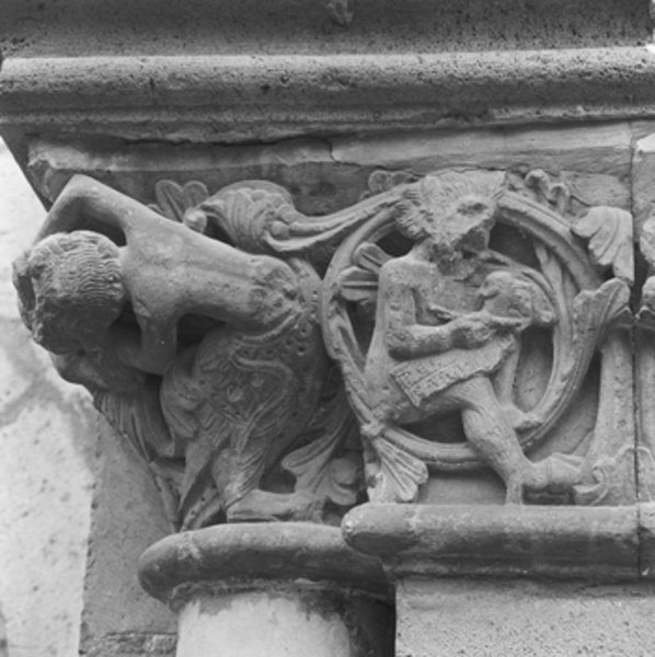 Oswald Kettenberger, Kapitell mit Laacher Haarraufer und Teufel, o. D.