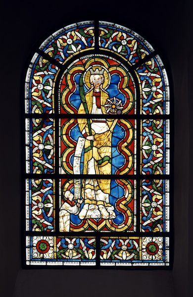 Köln, St. Kunibert: Glasfenster mit Abbild der heiligen Katharina.